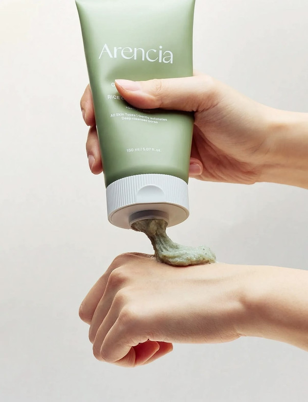 شوینده ضدجوش آرنسیا حاوی LHA و عصاره چای سبز آرنسیا / Arencia